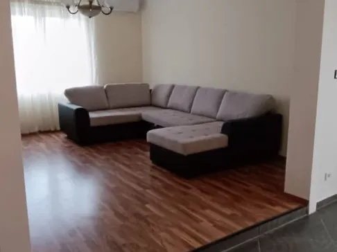 Kiadó ház Debrecen, Lencztelep 137 nm