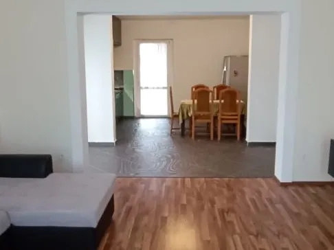 Kiadó ház Debrecen, Lencztelep 137 nm