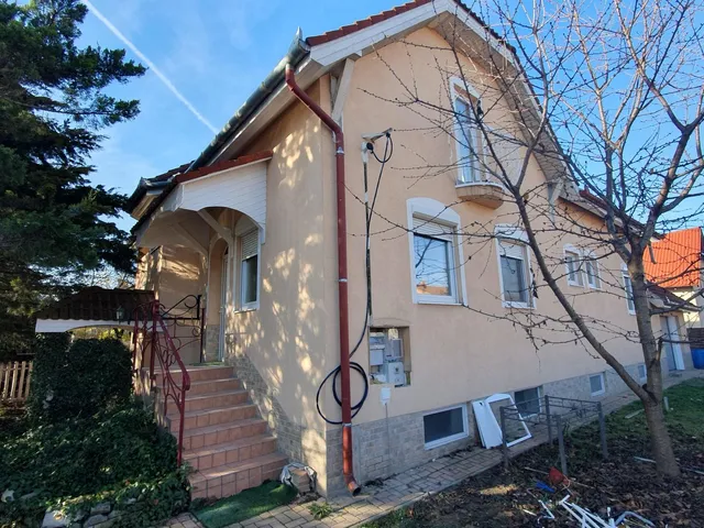 Kiadó ház Debrecen, Hatvan utcai kert 360 nm