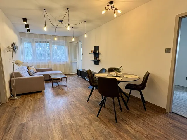 Kiadó lakás Debrecen, Egyetemváros 92 nm