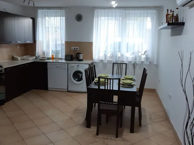 Eladó lakás Debrecen, Óváros 151 nm