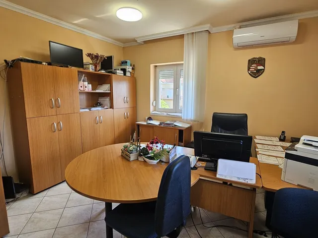 Eladó ház Debrecen, Ungvárikert 236 nm