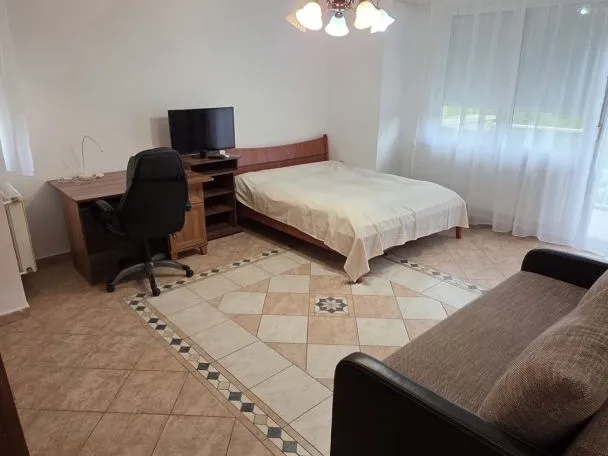 Kiadó lakás Debrecen, Egyetemváros 40 nm