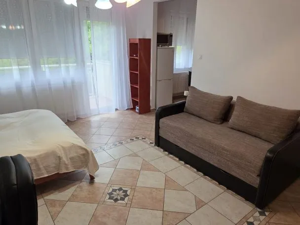 Kiadó lakás Debrecen, Egyetemváros 40 nm