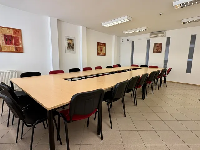 Kiadó kereskedelmi és ipari ingatlan Debrecen, Belváros 66 nm