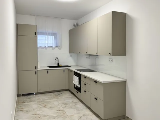 Kiadó ház Hajdúböszörmény 88 nm