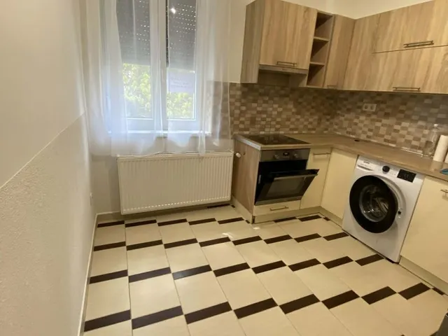 Kiadó lakás Debrecen, Nagyerdőalja 52 nm