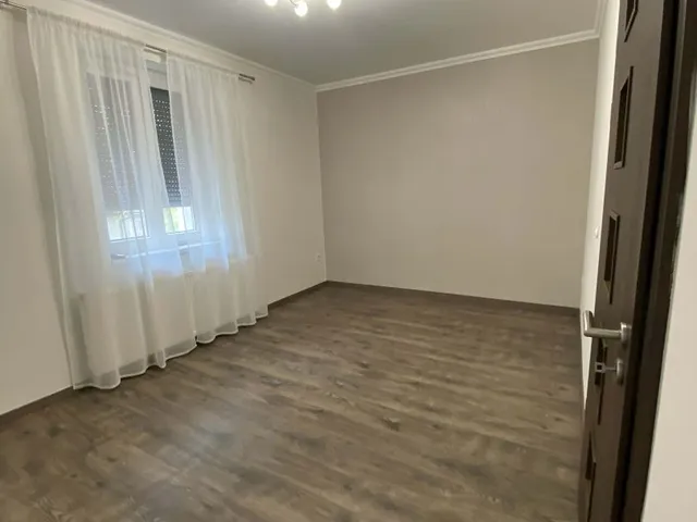 Kiadó lakás Debrecen, Nagyerdőalja 52 nm