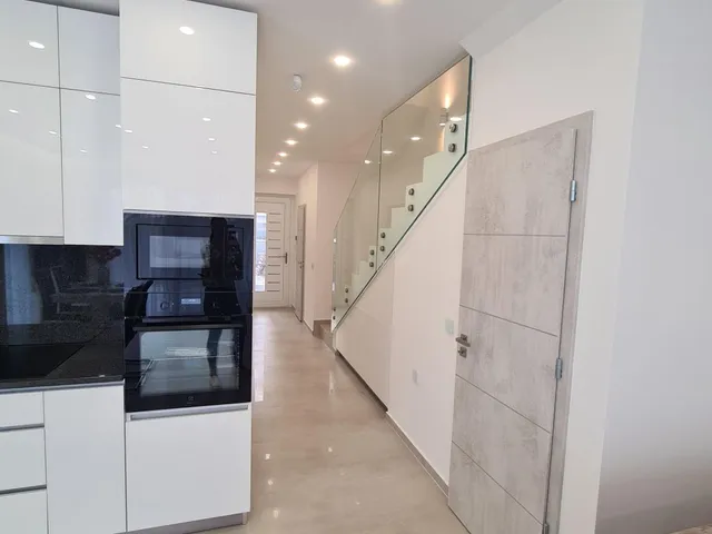 Kiadó ház Debrecen, Nyulas 114 nm
