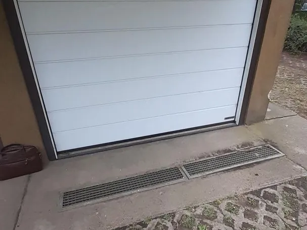 Kiadó garázs Debrecen, Nagyerdő 14 nm