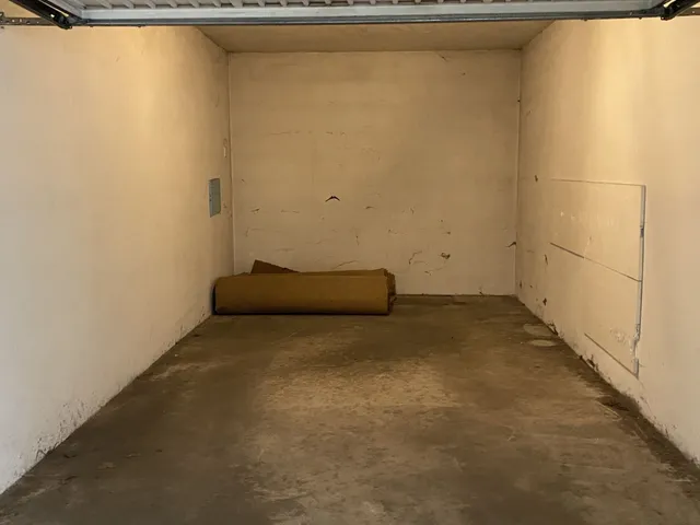 Eladó garázs Debrecen, Nagyerdőalja 18 nm