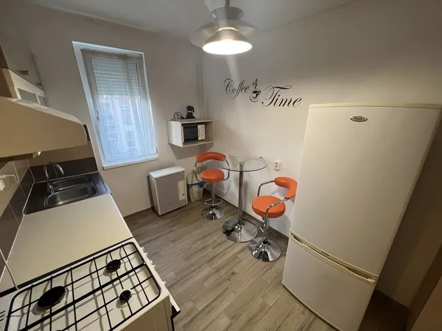 Kiadó lakás Debrecen, Nagyerdőalja 56 nm