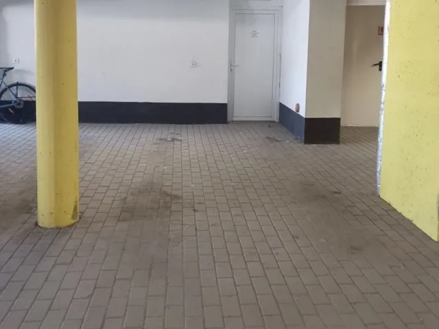 Eladó garázs Debrecen, Belváros 18 nm