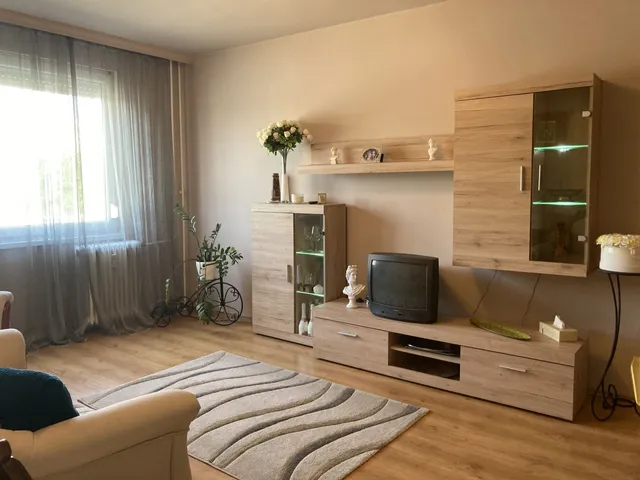 Eladó lakás Debrecen, Vénkert 71 nm