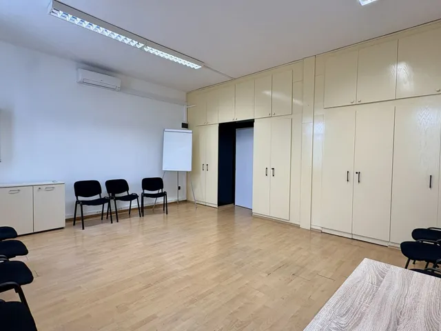 Kiadó kereskedelmi és ipari ingatlan Debrecen, Júliatelep 35 nm