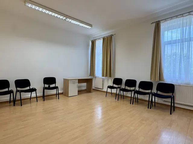 Kiadó kereskedelmi és ipari ingatlan Debrecen, Júliatelep 35 nm