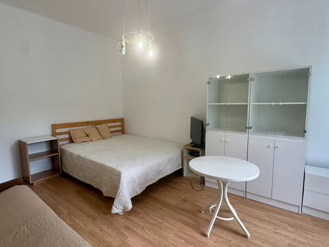 Kiadó lakás Debrecen, Nagyerdő 40 nm
