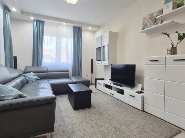 Kiadó lakás Debrecen, Akadémiakert 72 nm
