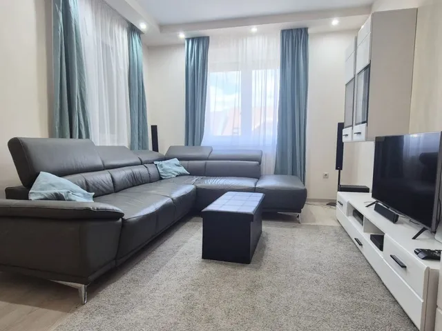 Kiadó lakás Debrecen, Akadémiakert 72 nm