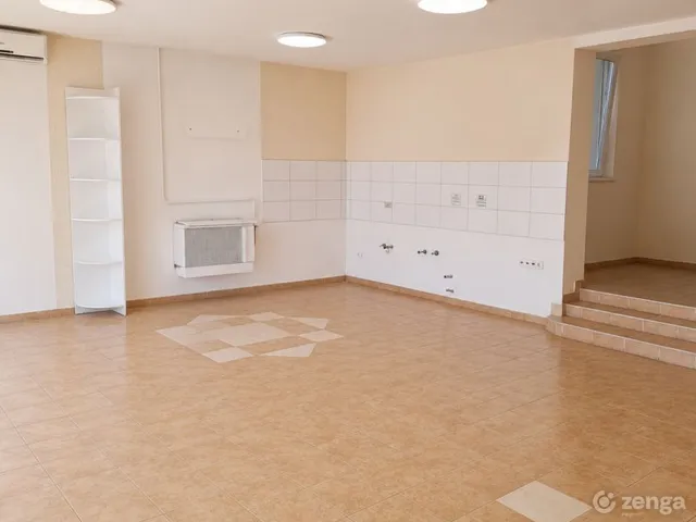 Eladó kereskedelmi és ipari ingatlan Debrecen, Nagyerdőalja 110 nm