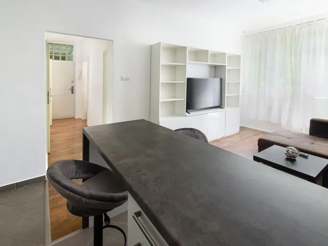 Kiadó lakás Debrecen, Nagyerdő 52 nm