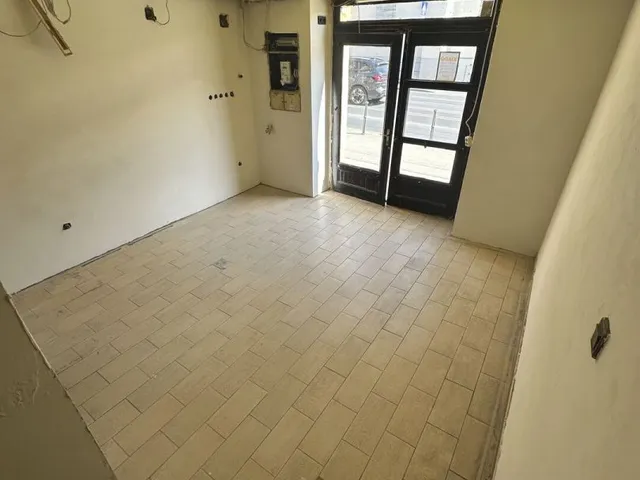 Kiadó kereskedelmi és ipari ingatlan Debrecen, Belváros 25 nm