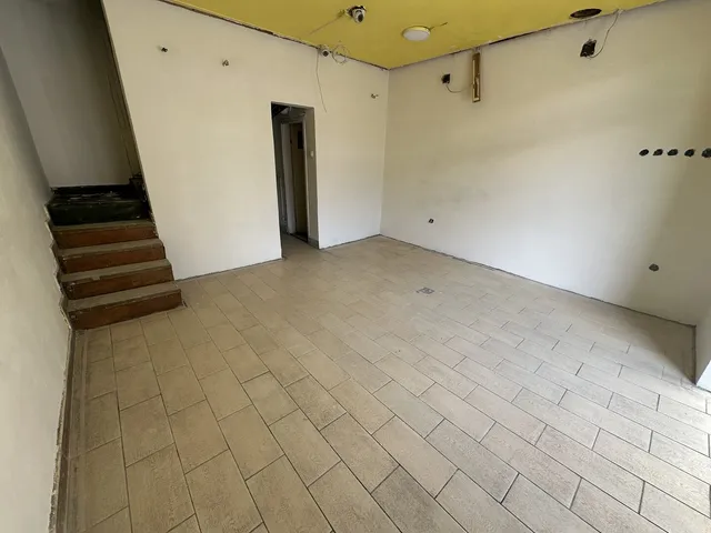 Kiadó kereskedelmi és ipari ingatlan Debrecen, Belváros 25 nm
