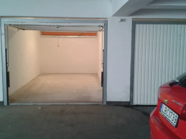 Kiadó garázs Debrecen, Sámsonikert 18 nm
