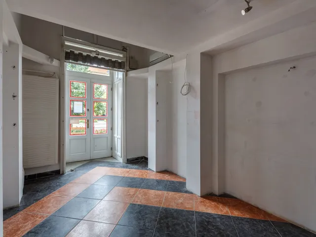 Kiadó kereskedelmi és ipari ingatlan Debrecen, Belváros 34 nm