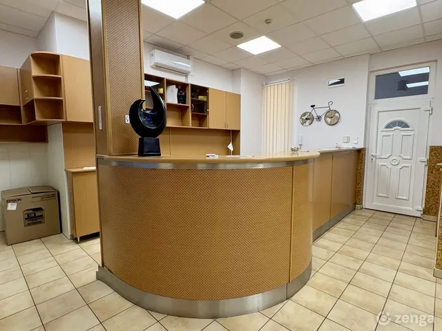 Kiadó kereskedelmi és ipari ingatlan Debrecen, Péterfia 126 nm