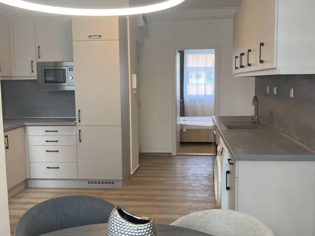 Kiadó lakás Debrecen, Egyetemváros 100 nm