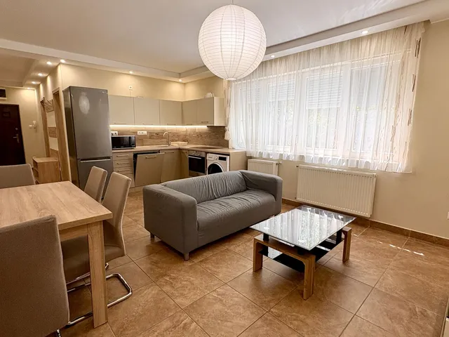 Kiadó lakás Debrecen, Sestakert 85 nm