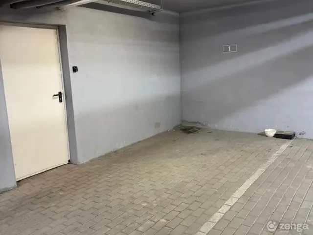 Kiadó garázs Debrecen, Belváros 18 nm
