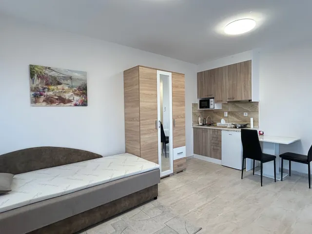 Kiadó ház Debrecen, Sámsonikert 152 nm
