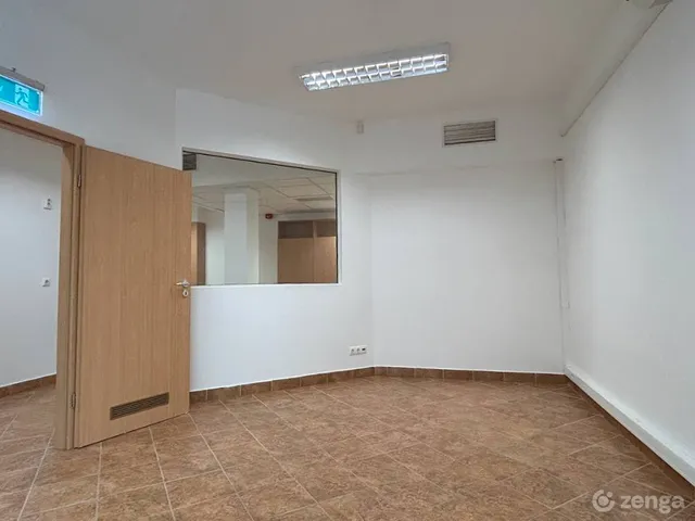 Kiadó kereskedelmi és ipari ingatlan Debrecen, Belváros 59 nm