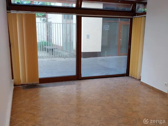 Kiadó kereskedelmi és ipari ingatlan Debrecen, Belváros 59 nm