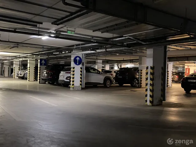 Kiadó garázs Debrecen, Belváros 25 nm