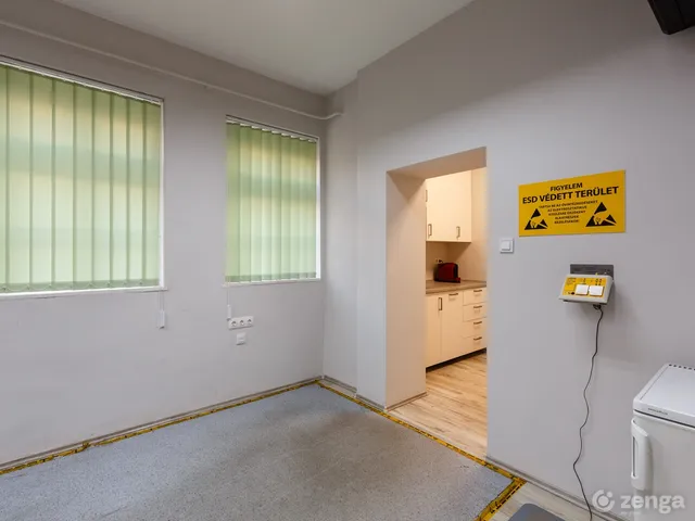 Kiadó kereskedelmi és ipari ingatlan Debrecen, Belváros 69 nm