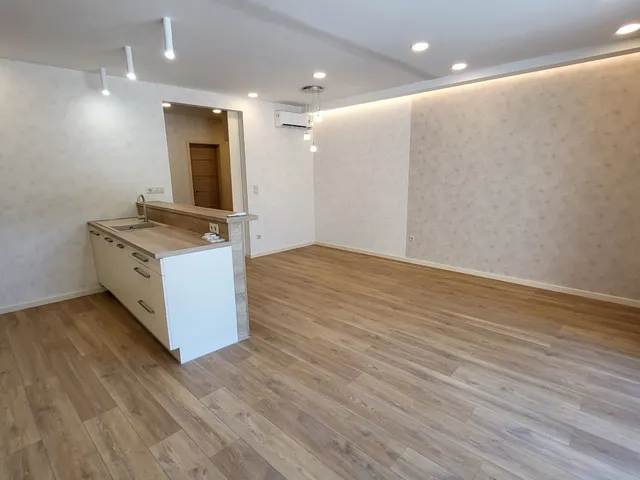 Kiadó lakás Debrecen, Belváros 73 nm
