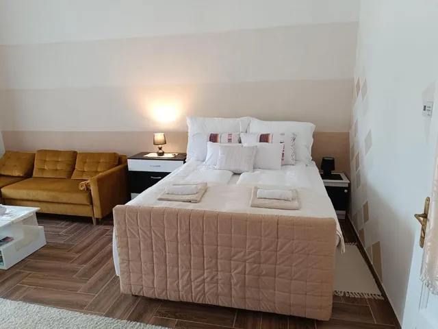 Kiadó kereskedelmi és ipari ingatlan Balmazújváros 110 nm