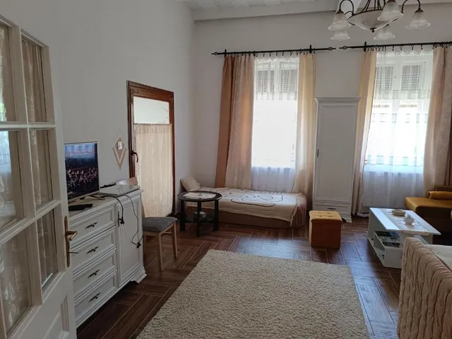 Kiadó kereskedelmi és ipari ingatlan Balmazújváros 110 nm