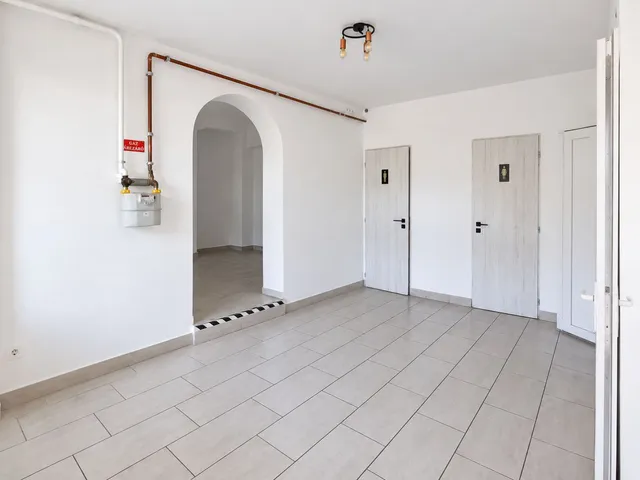 Kiadó kereskedelmi és ipari ingatlan Debrecen, Homokkert 90 nm