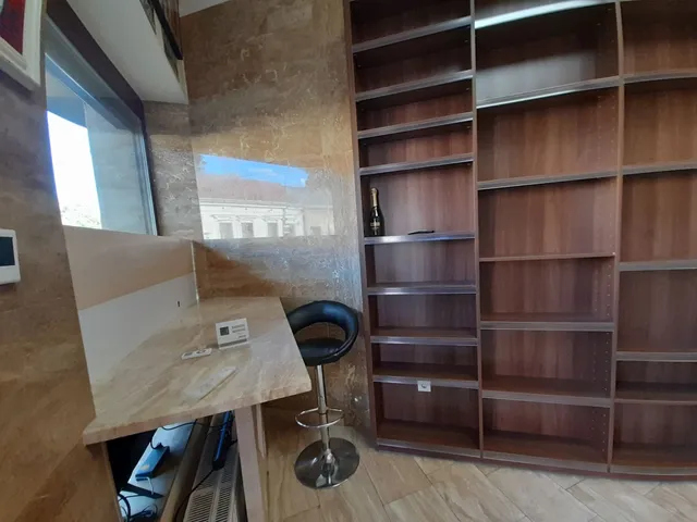 Kiadó kereskedelmi és ipari ingatlan Debrecen, Belváros 20 nm