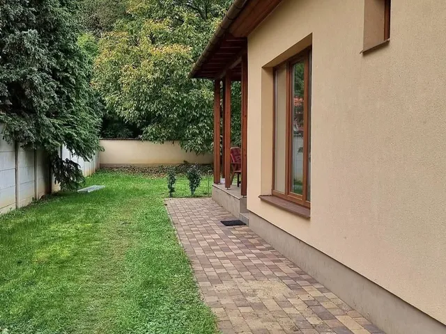 Kiadó ház Nyíregyháza, Korányi-kertváros 157 nm