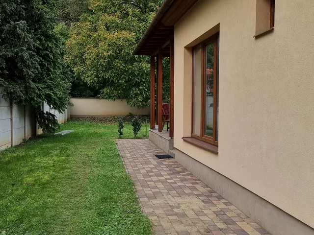 Kiadó ház Nyíregyháza, Korányi-kertváros 157 nm