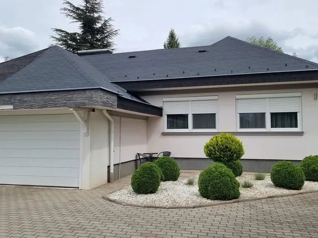 Eladó ház Nyíregyháza, Oros 150 nm