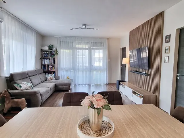 Eladó lakás Nyíregyháza, Malomkert 77 nm
