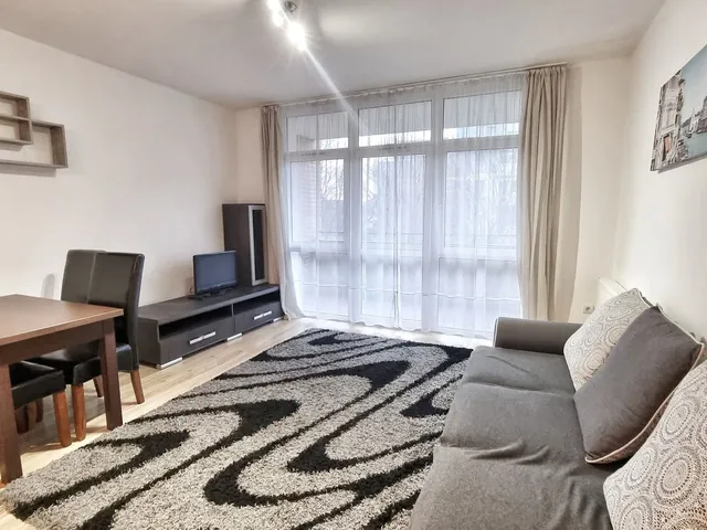 Kiadó lakás Nyíregyháza, Malomkert, Czuczor Gergely utca 57 nm