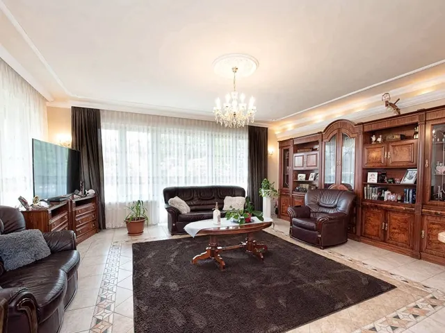 Eladó ház Nyíregyháza, Sóstógyógyfürdő 240 nm