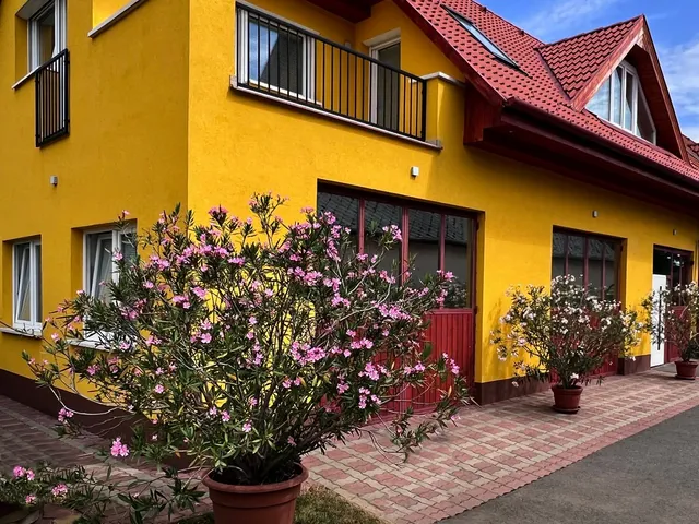 Kiadó kereskedelmi és ipari ingatlan Nyíregyháza, Oros 120 nm